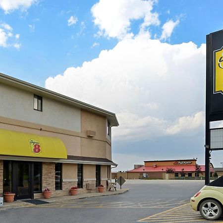 Super 8 By Wyndham Casper West By The River Exterior photo