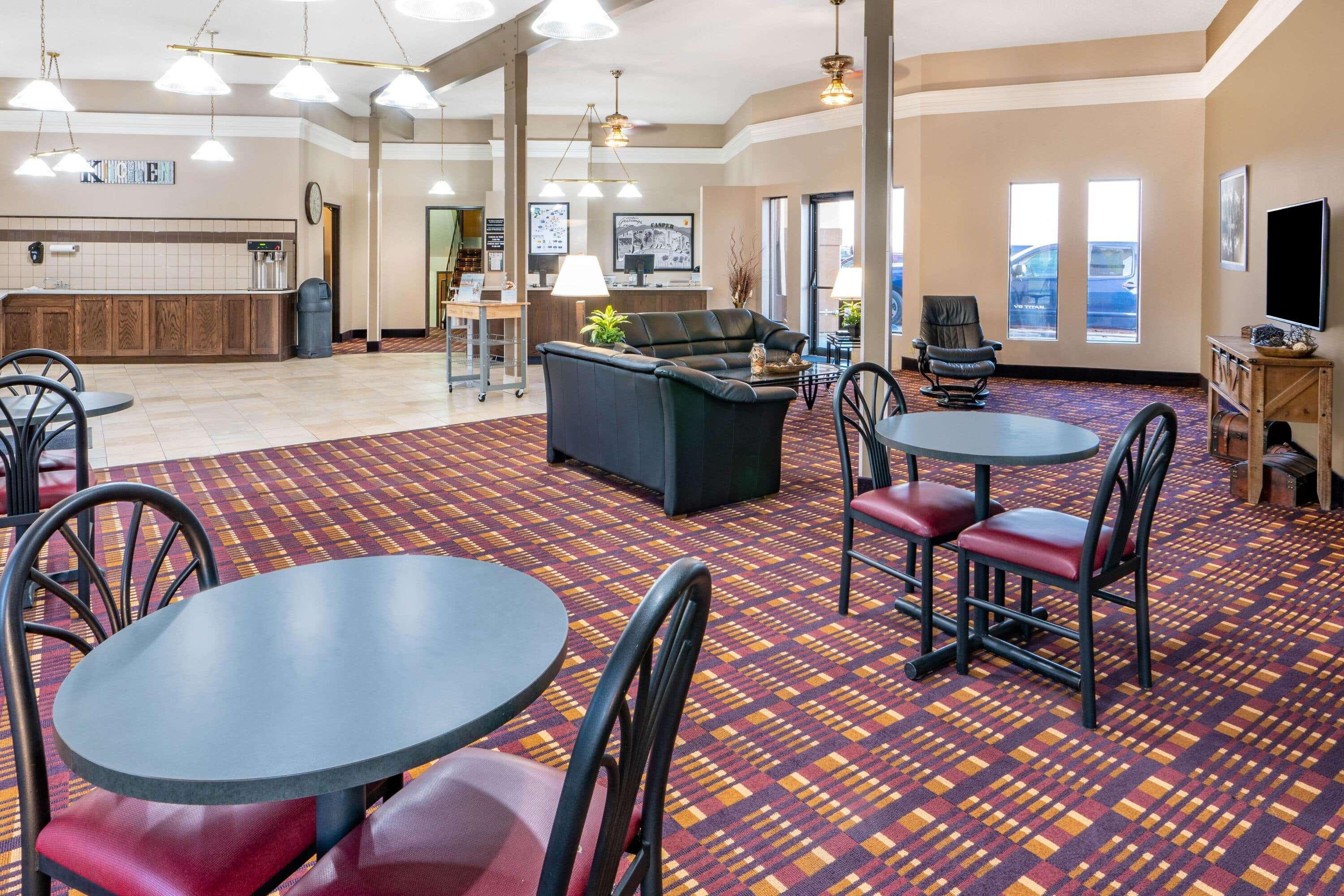 Super 8 By Wyndham Casper West By The River Exterior photo