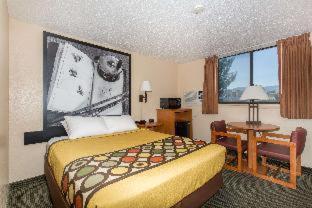 Super 8 By Wyndham Casper West By The River Room photo