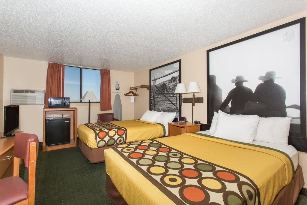 Super 8 By Wyndham Casper West By The River Exterior photo